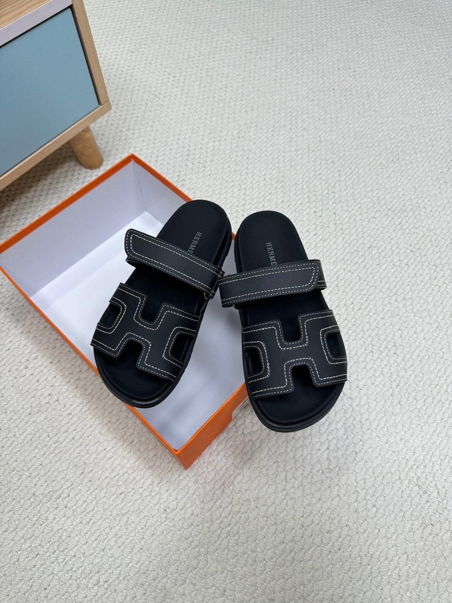 HM Chypre Sandal Hemming Black Cowhide 618589