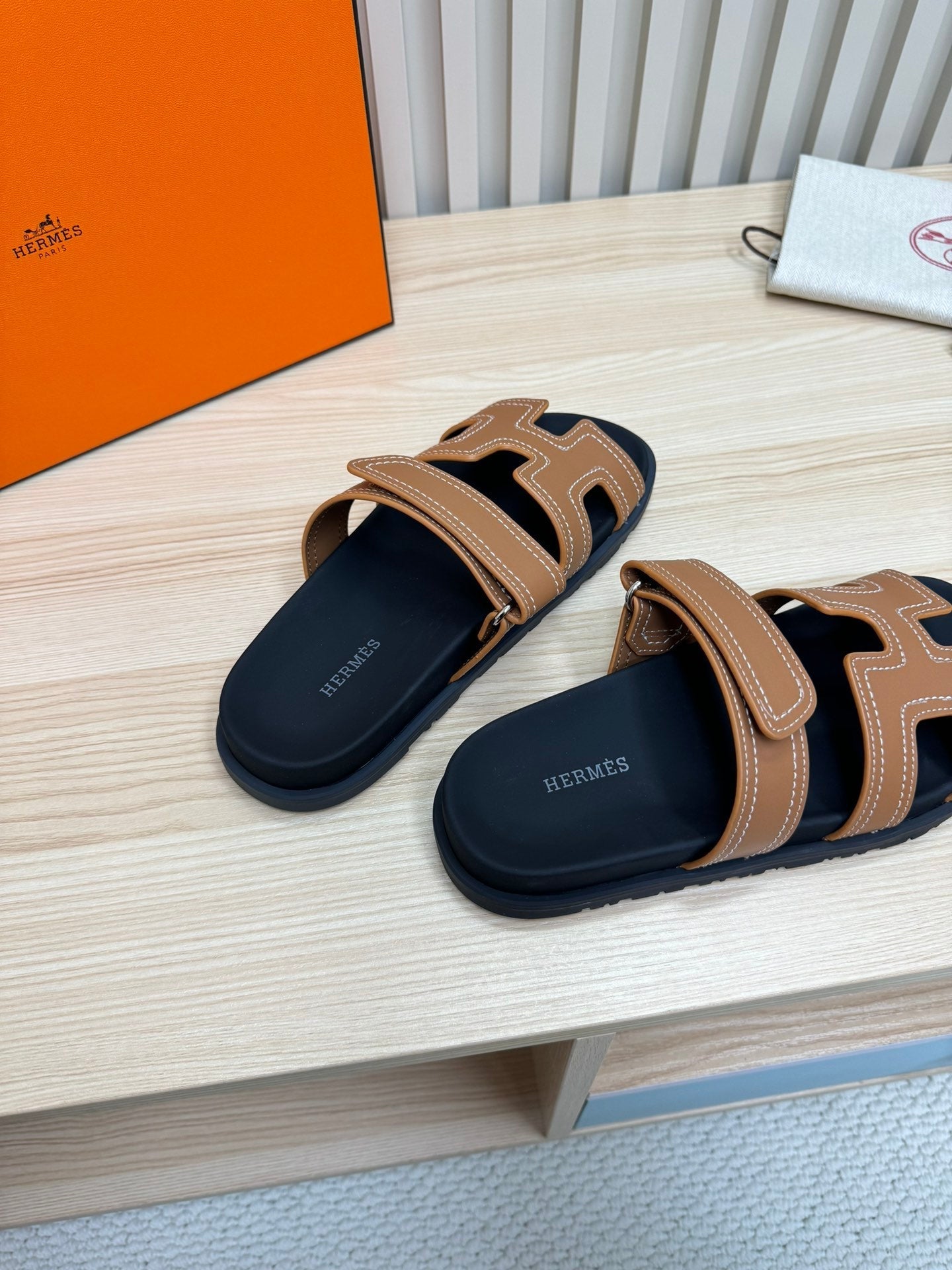 HM Chypre Sandal Hemming Brown Black Cowhide 618588