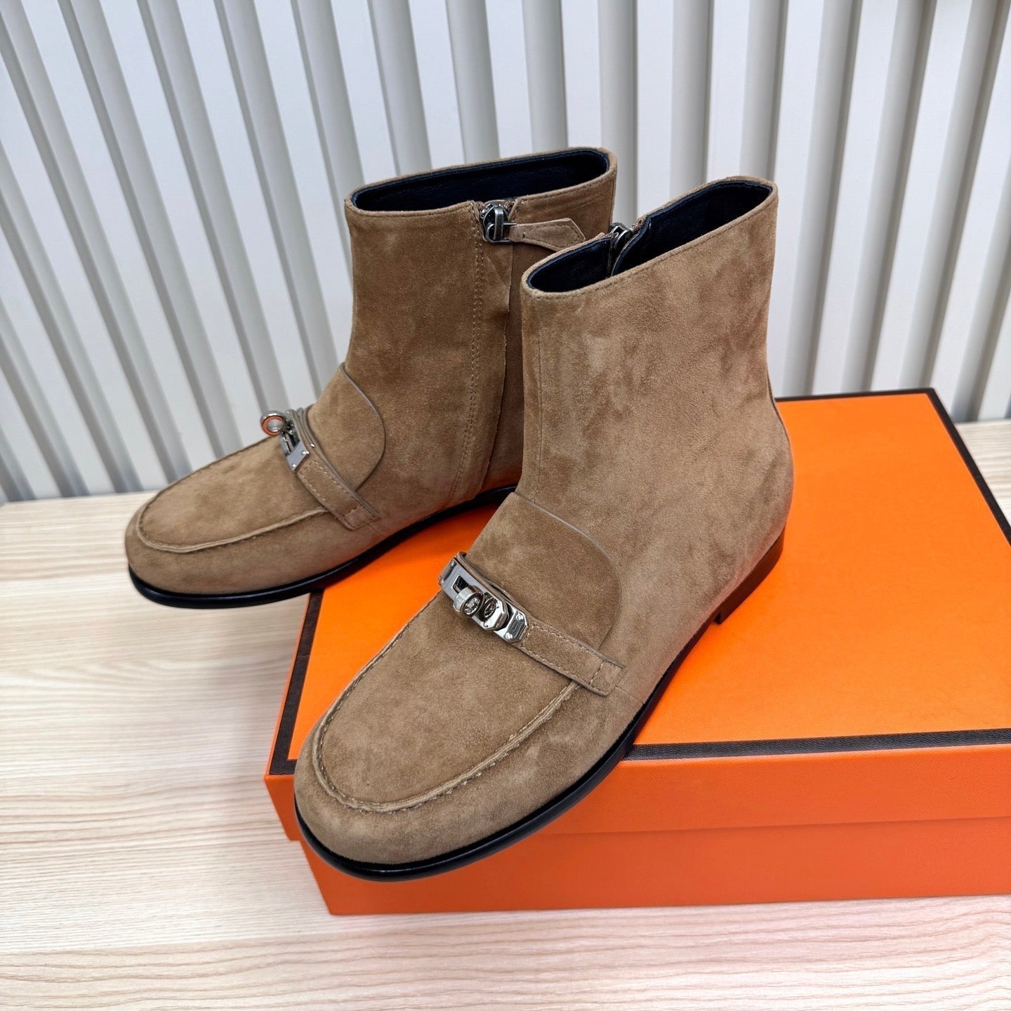 HM 25 Kelly Buckle Ankle Boots Tan Silver Suede 513079