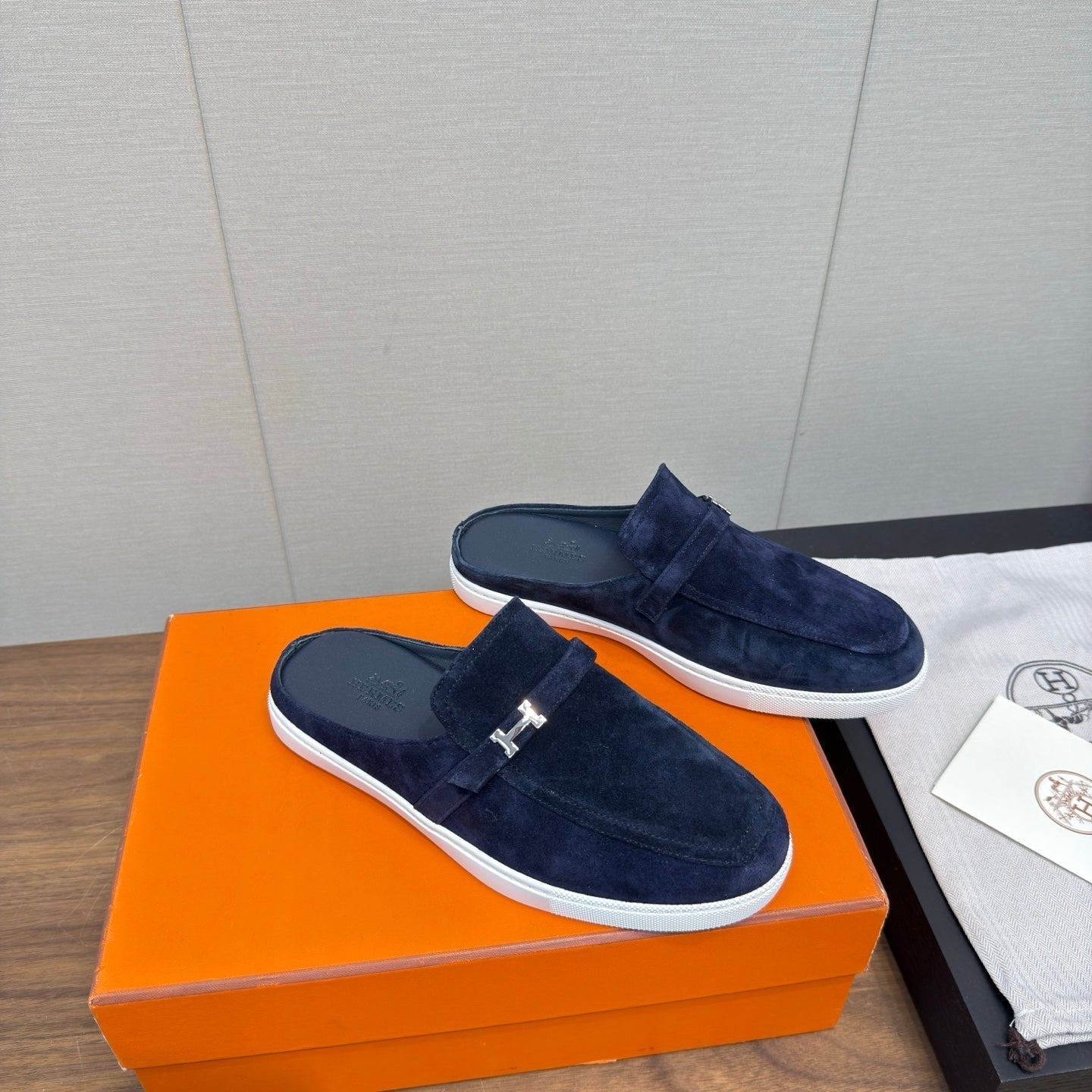 HM 25s Like Mule  Suede Rubber 465660