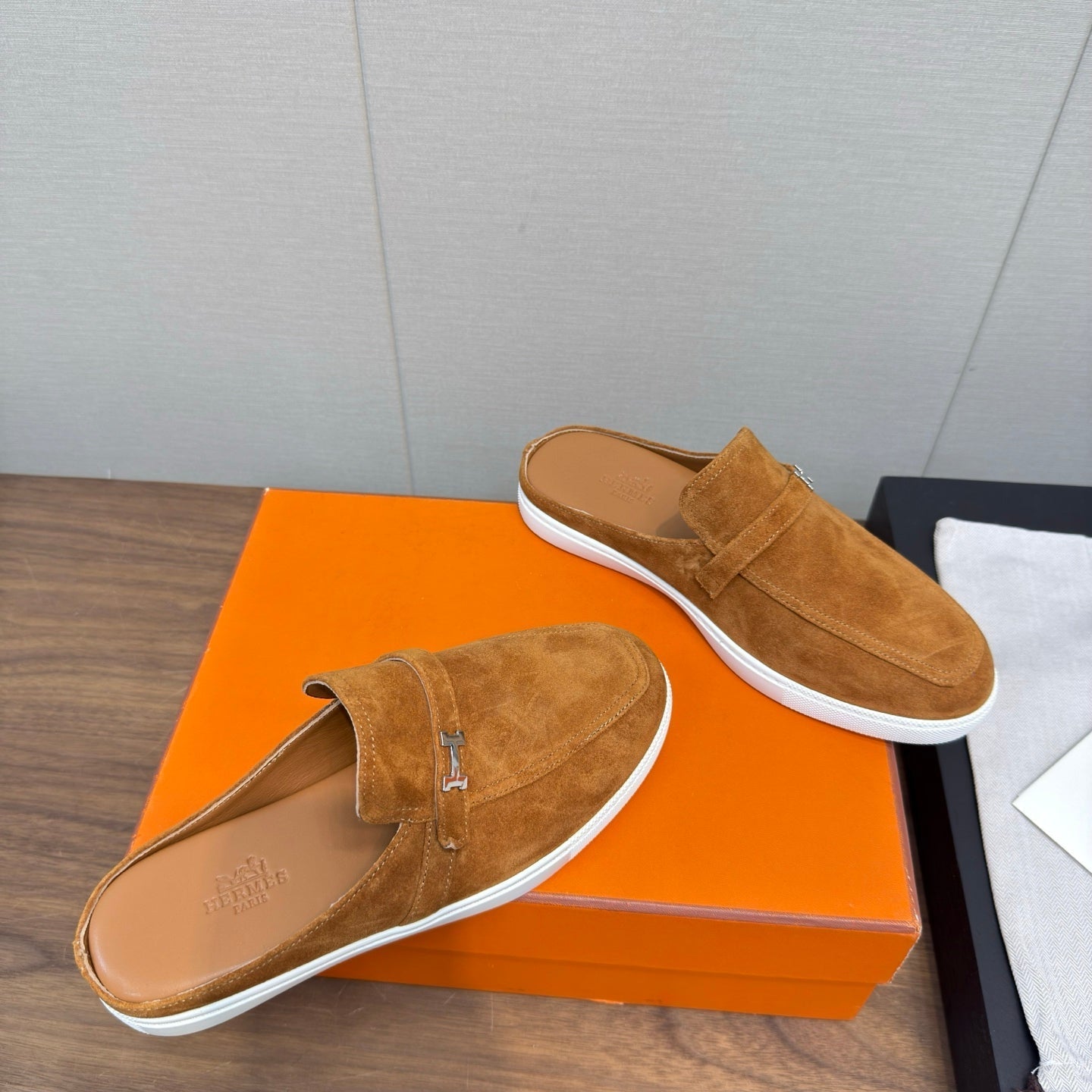 HM 25s Like Mule Brown Suede Rubber 465664