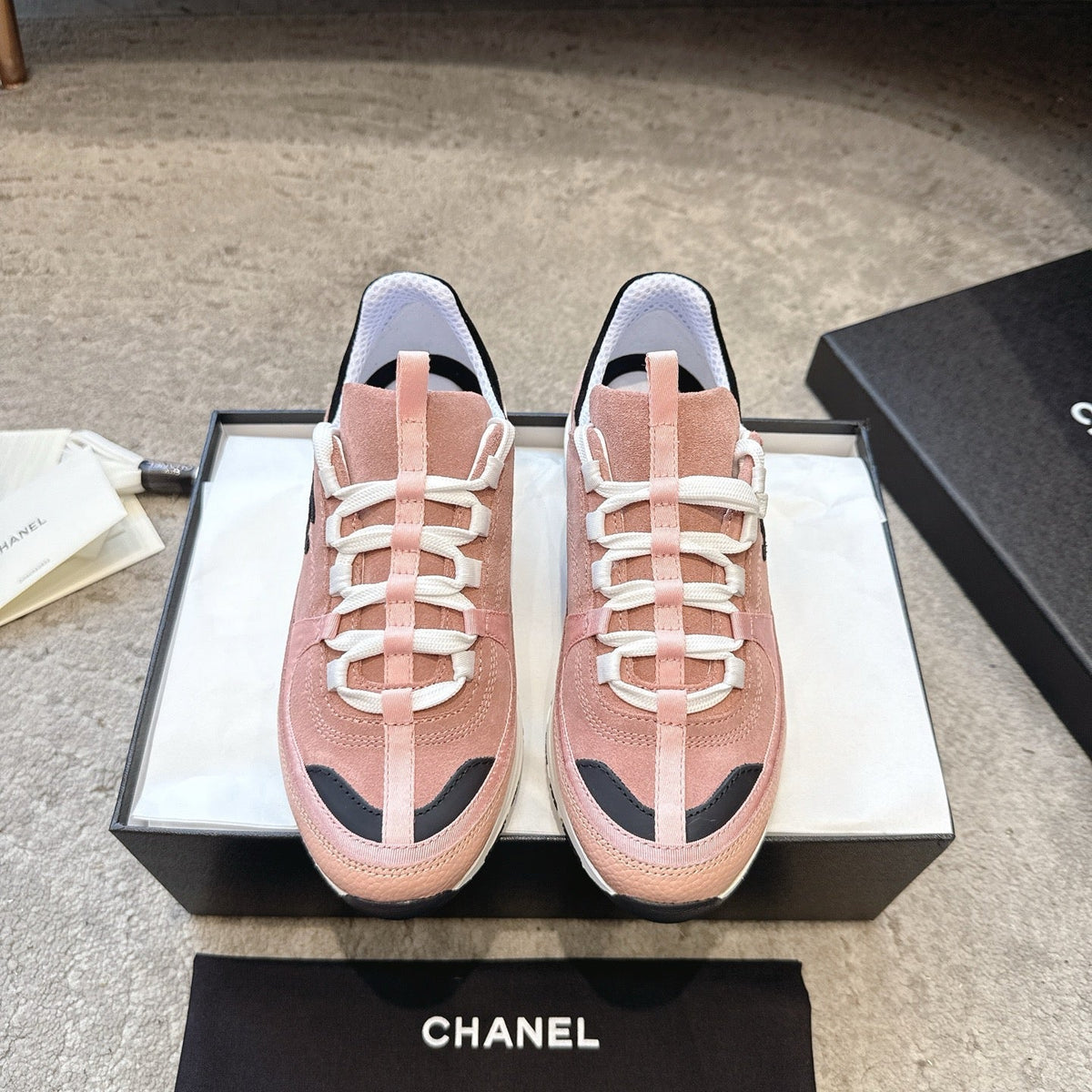 CC 26s Sneaker Light Peach Suede 647436