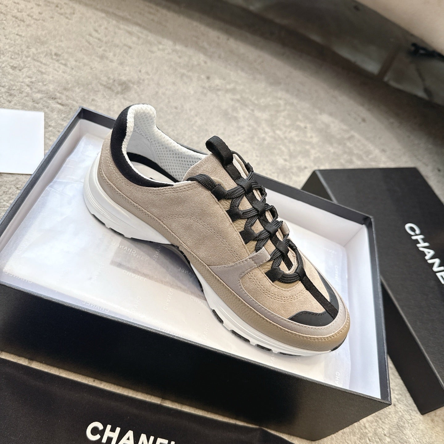 CC 26s Sneaker Beige Suede 647432