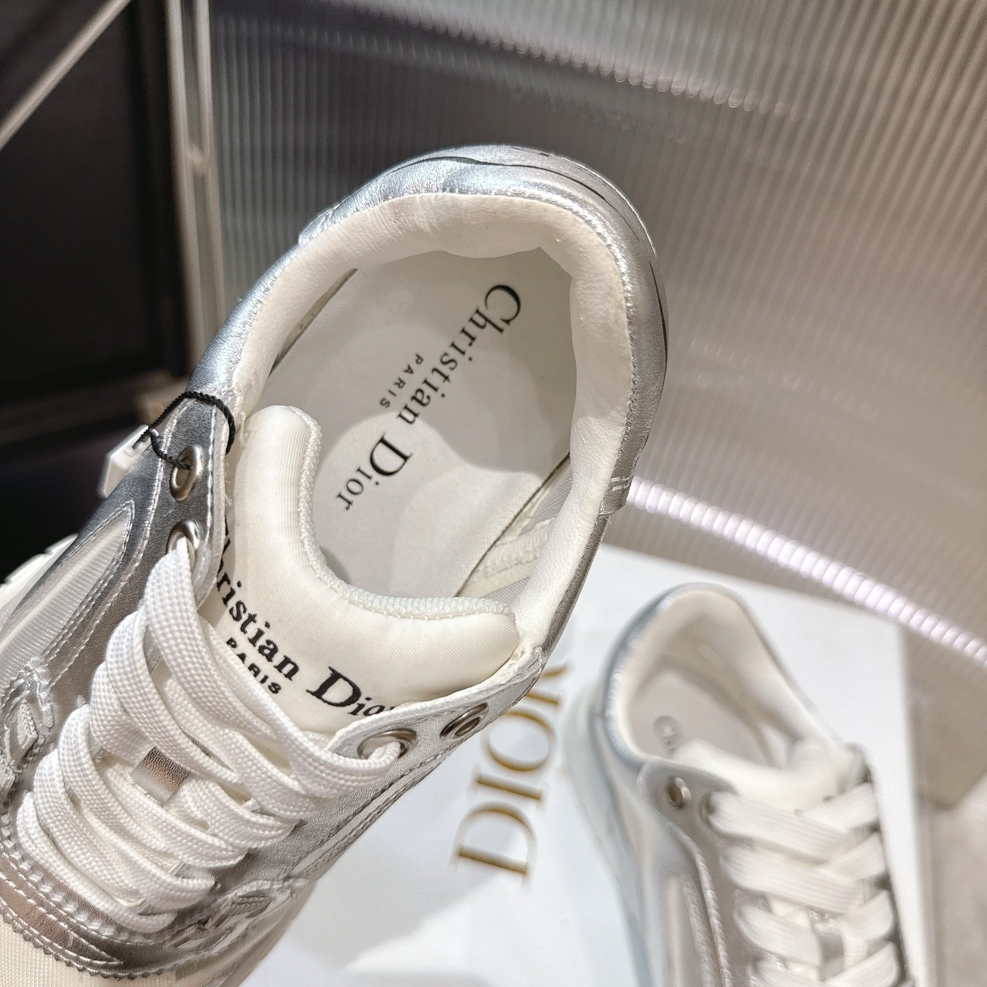 CD 26s Sneakers Silver Metallic White Suede Cowhide 683905