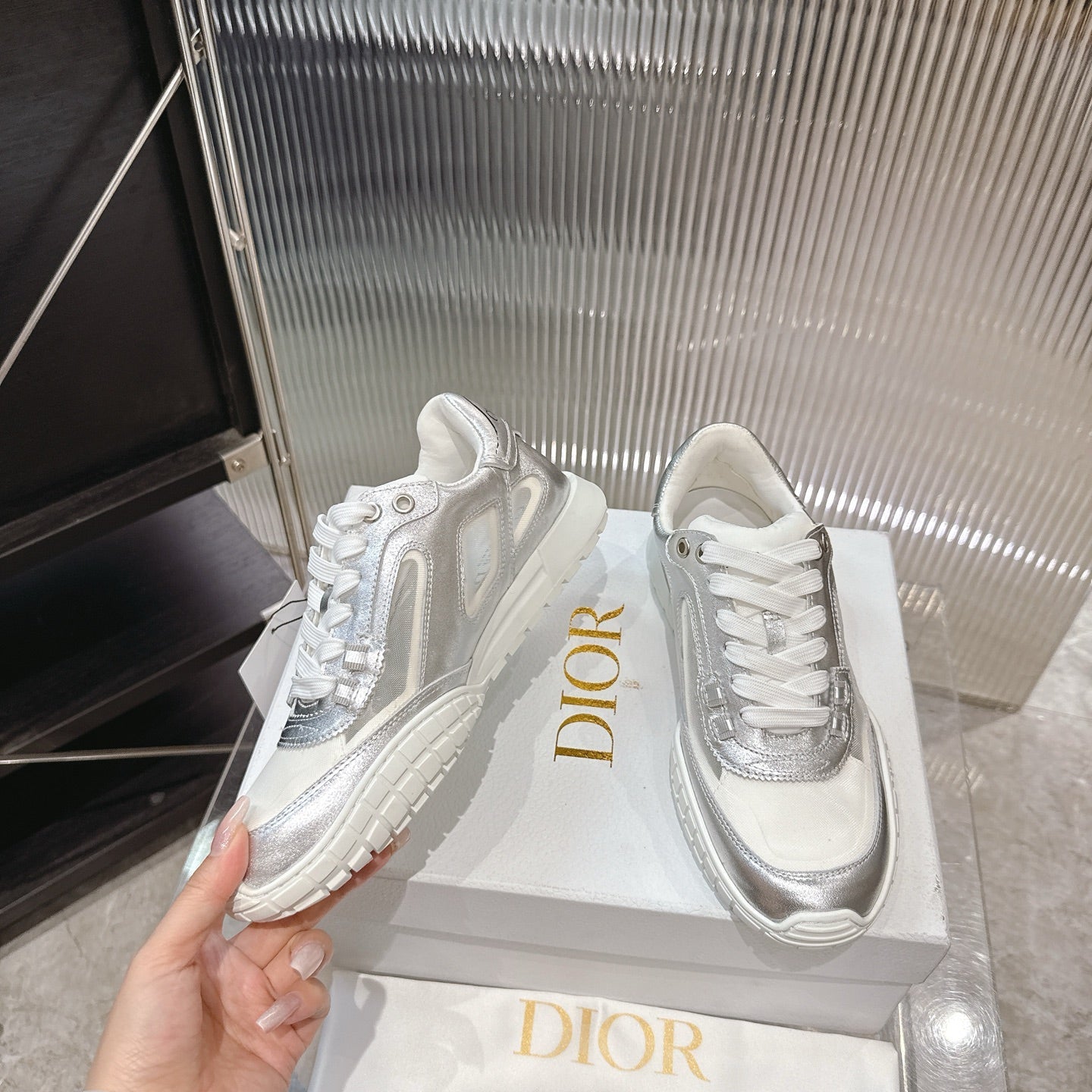 CD 26s Sneakers Silver Metallic White Suede Cowhide 683905