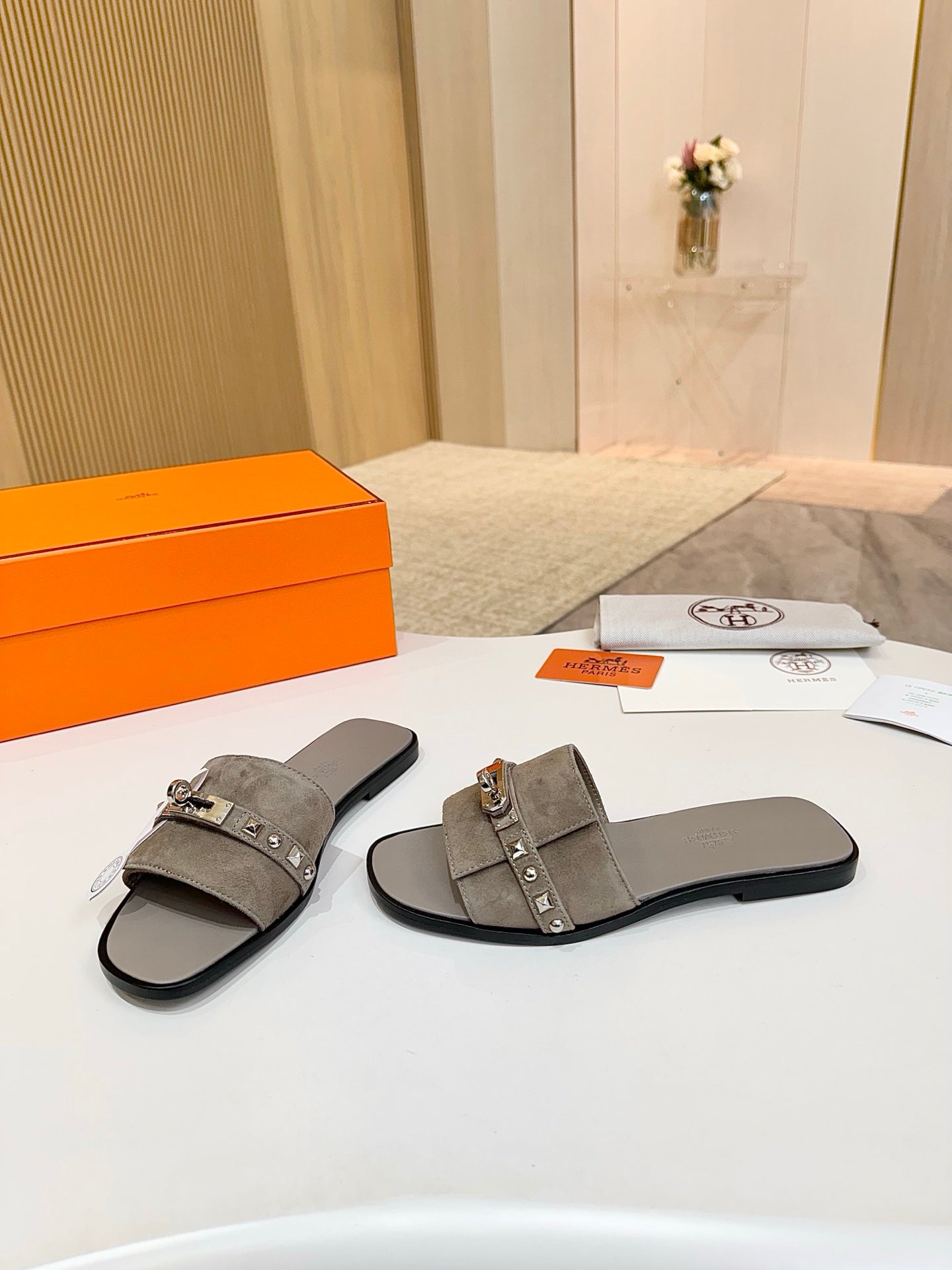 HM 26s Giulia Sandal In Grey Suede Calfskin Silver Hardware