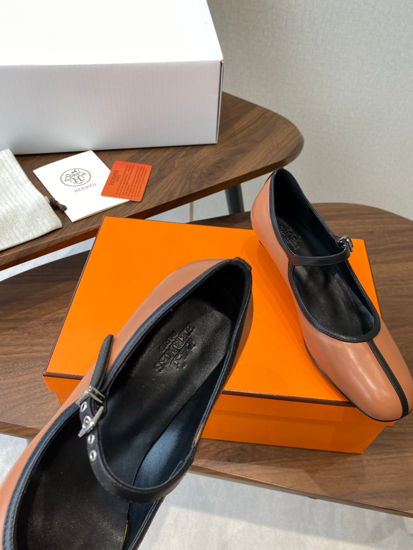 HM 25s Mary Jane 40mm Camel Black Calfskin 422569