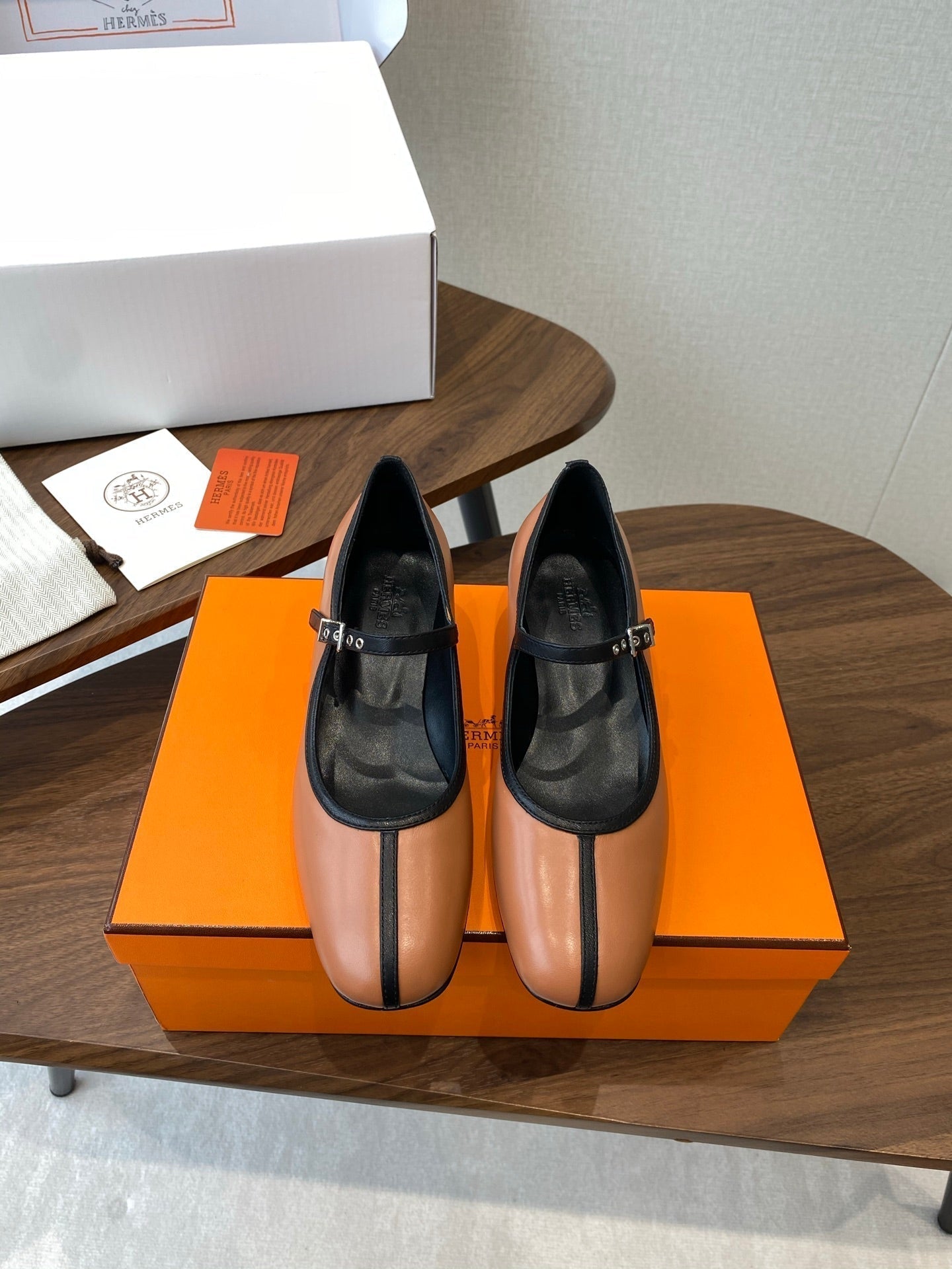 HM 25s Mary Jane 40mm Camel Black Calfskin 422569