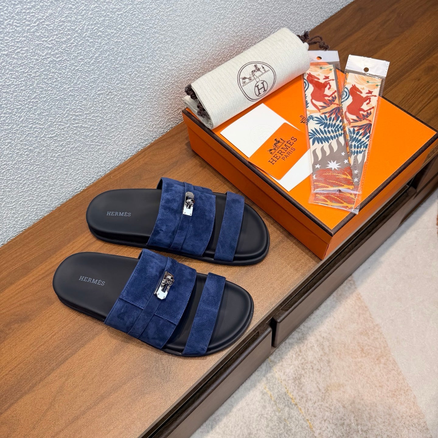 HM Jackson Sandals Dark Blue Suede 707160