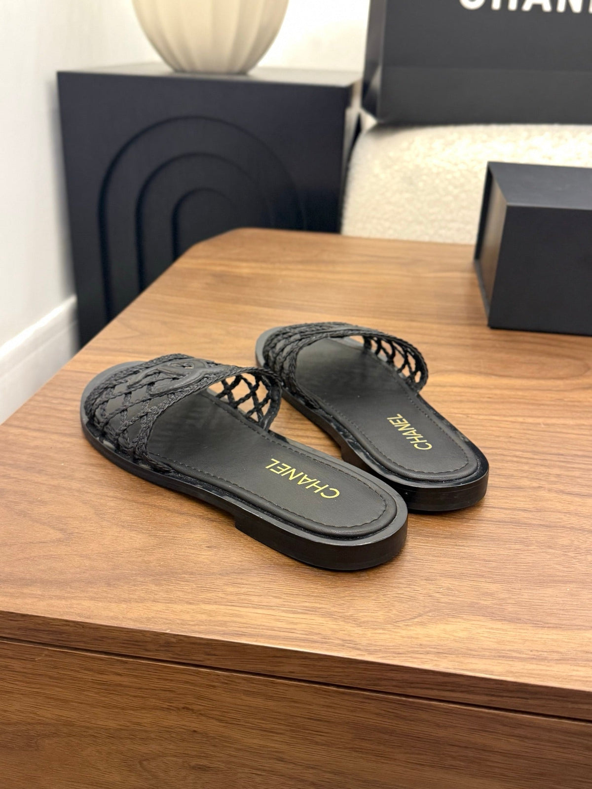 CC 26s Woven Slippers Black Leather 850325