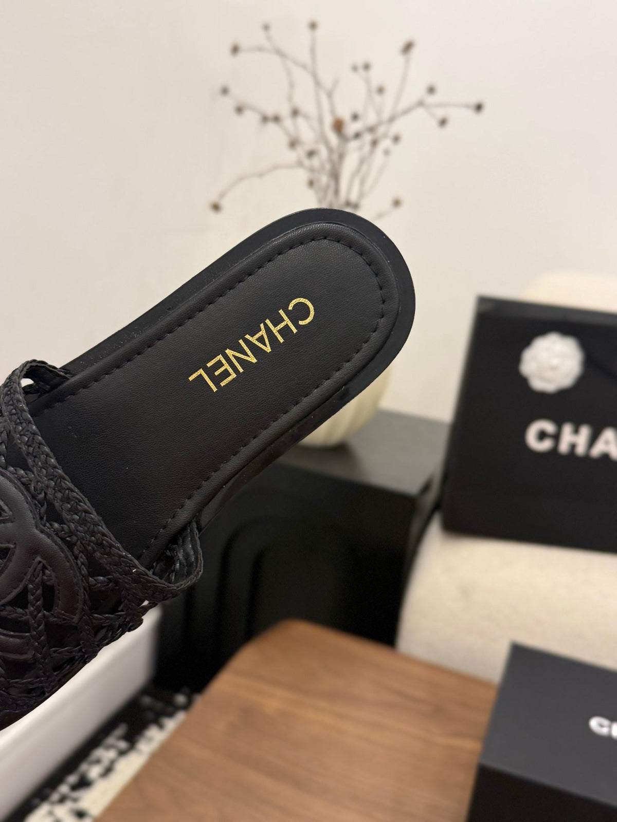 CC 26s Woven Slippers Black Leather 850325