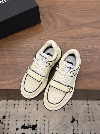 CC 26s Casual Sneaker Cream Tweed Leather 183600