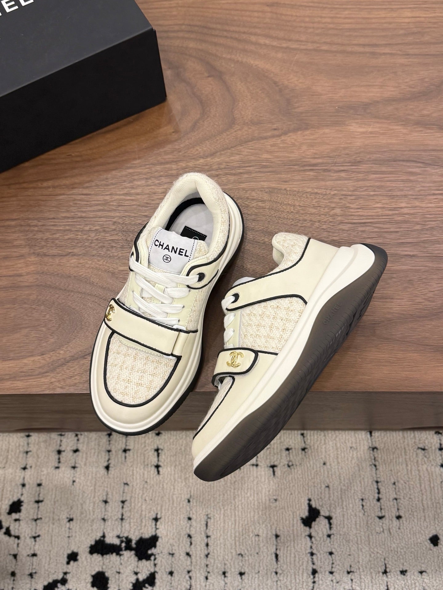 CC 26s Casual Sneaker Cream Tweed Leather 183600