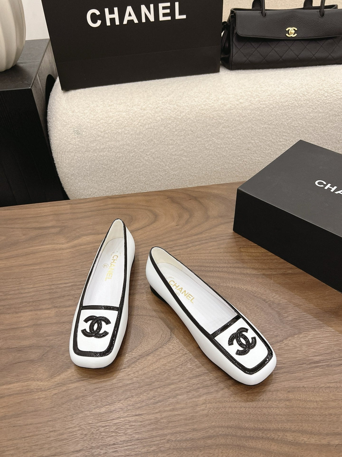 CC 26s Ballet Flat Black White Lambskin Patent Leather 915313