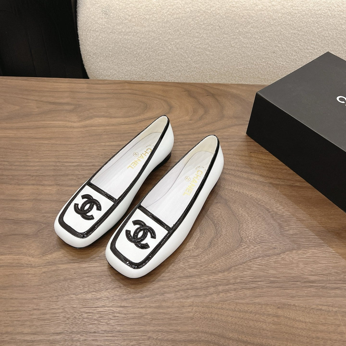 CC 26s Ballet Flat Black White Lambskin Patent Leather 915313