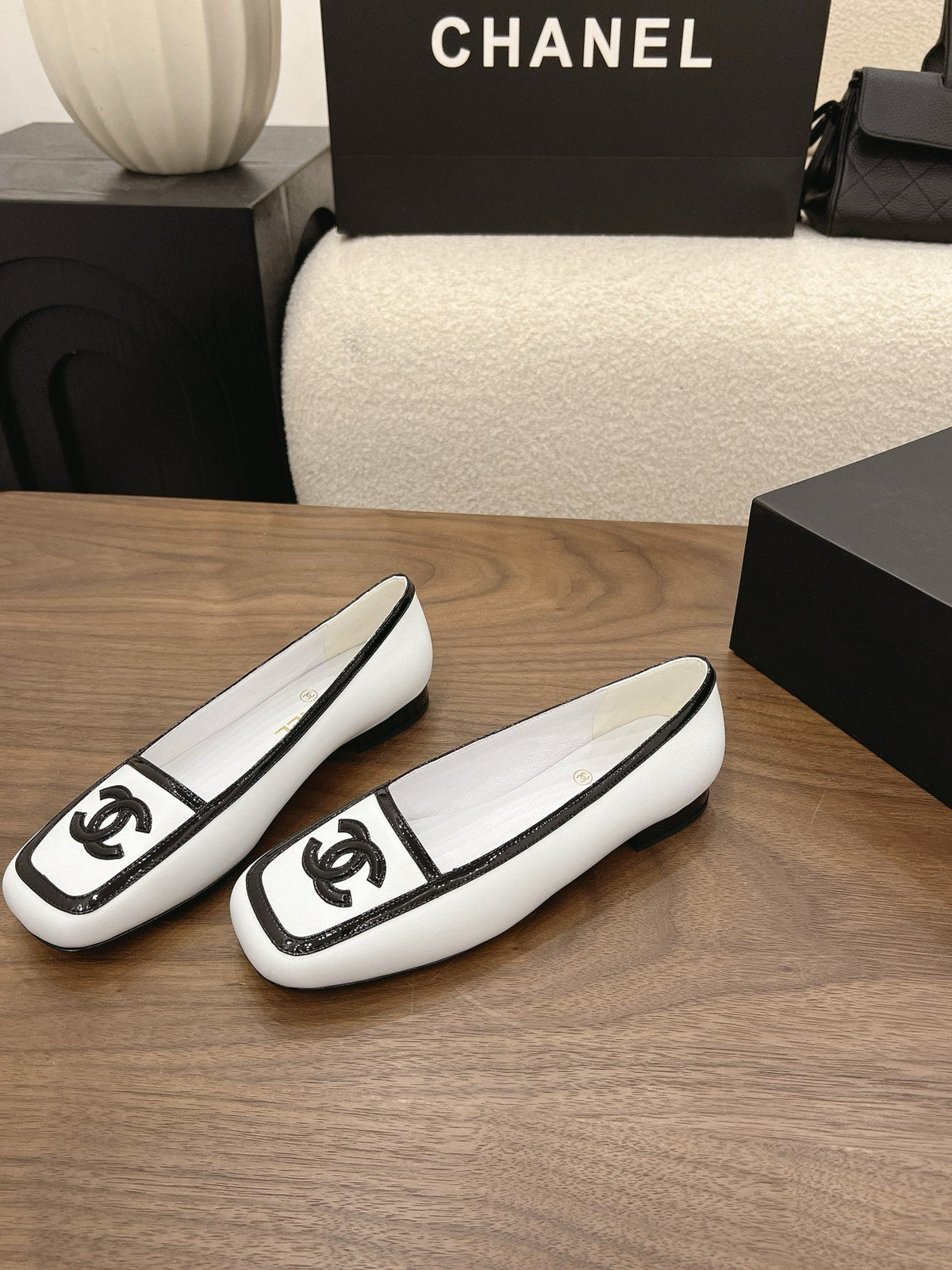 CC 26s Ballet Flat Black White Lambskin Patent Leather 915313