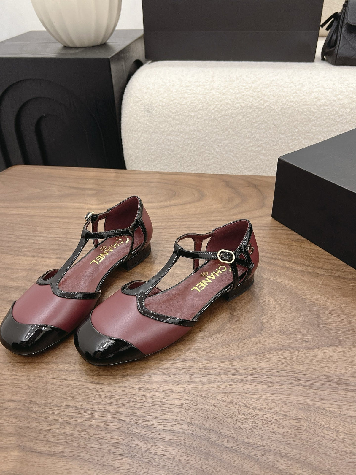 CC 26s Mary Jane Black Burgundy Lambskin Patent Leather 915326