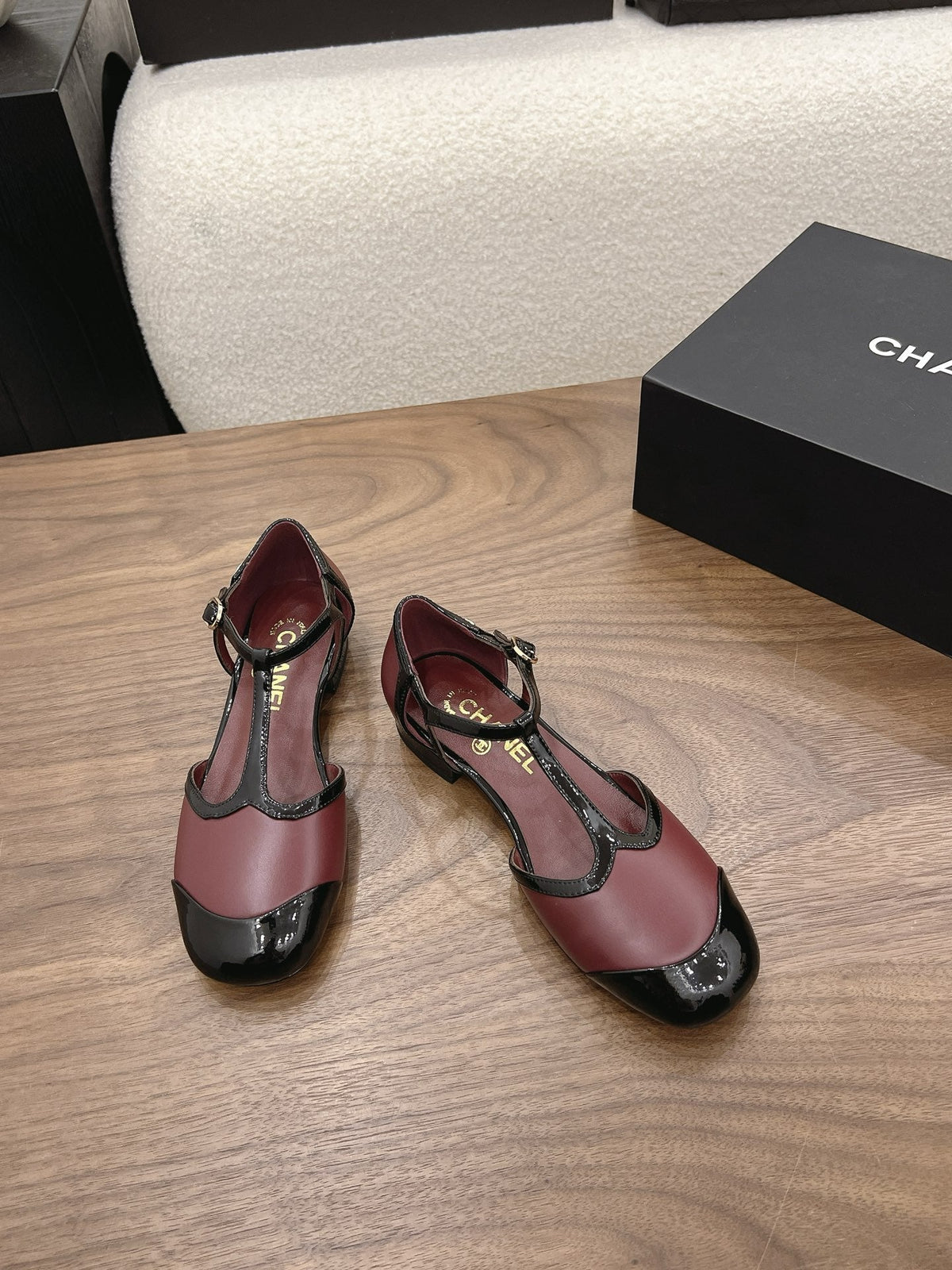 CC 26s Mary Jane Black Burgundy Lambskin Patent Leather 915326