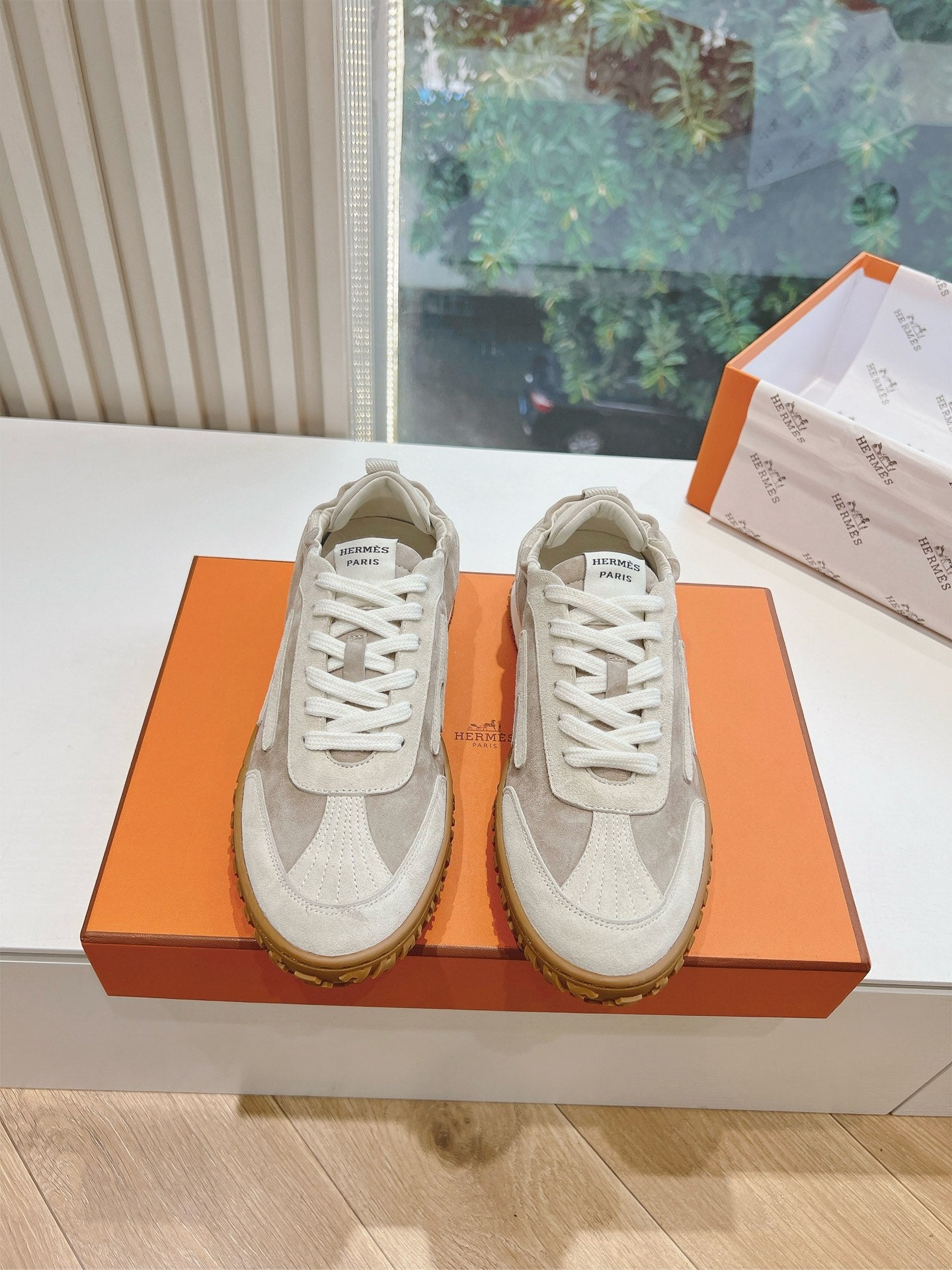 HM JET SNEAKER GREY CREAM CALFSKIN SUEDE