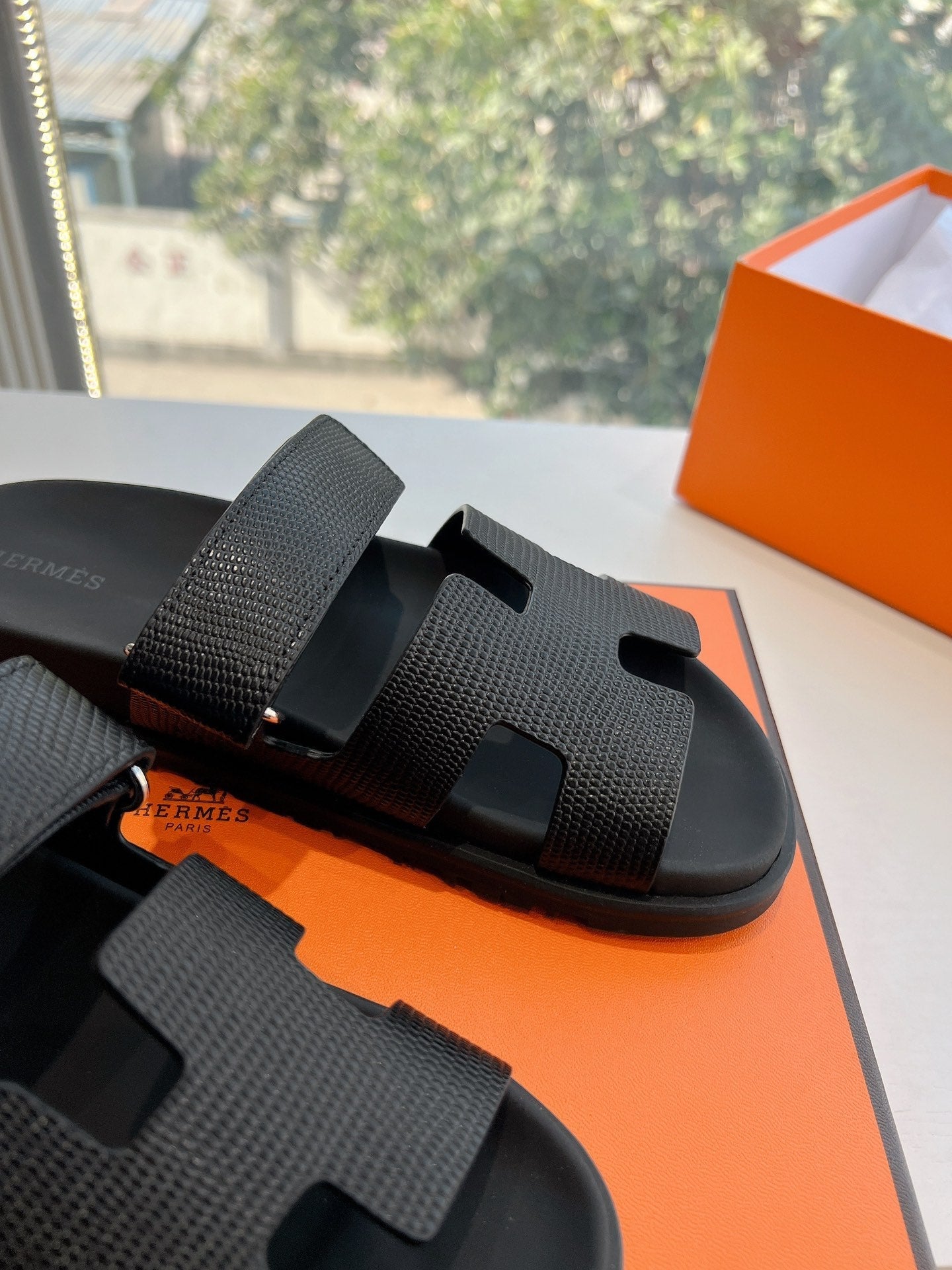 HM 26s Chypre Sandal In Black Shiny Grained Calfskin