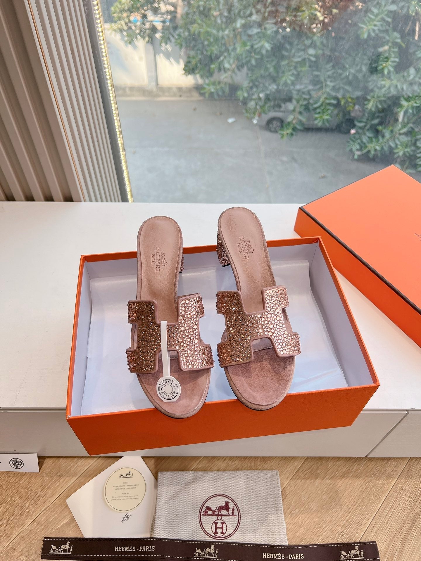 OASIS SANDAL IN BLUSH PINK SUEDE WITH CRYSTALS