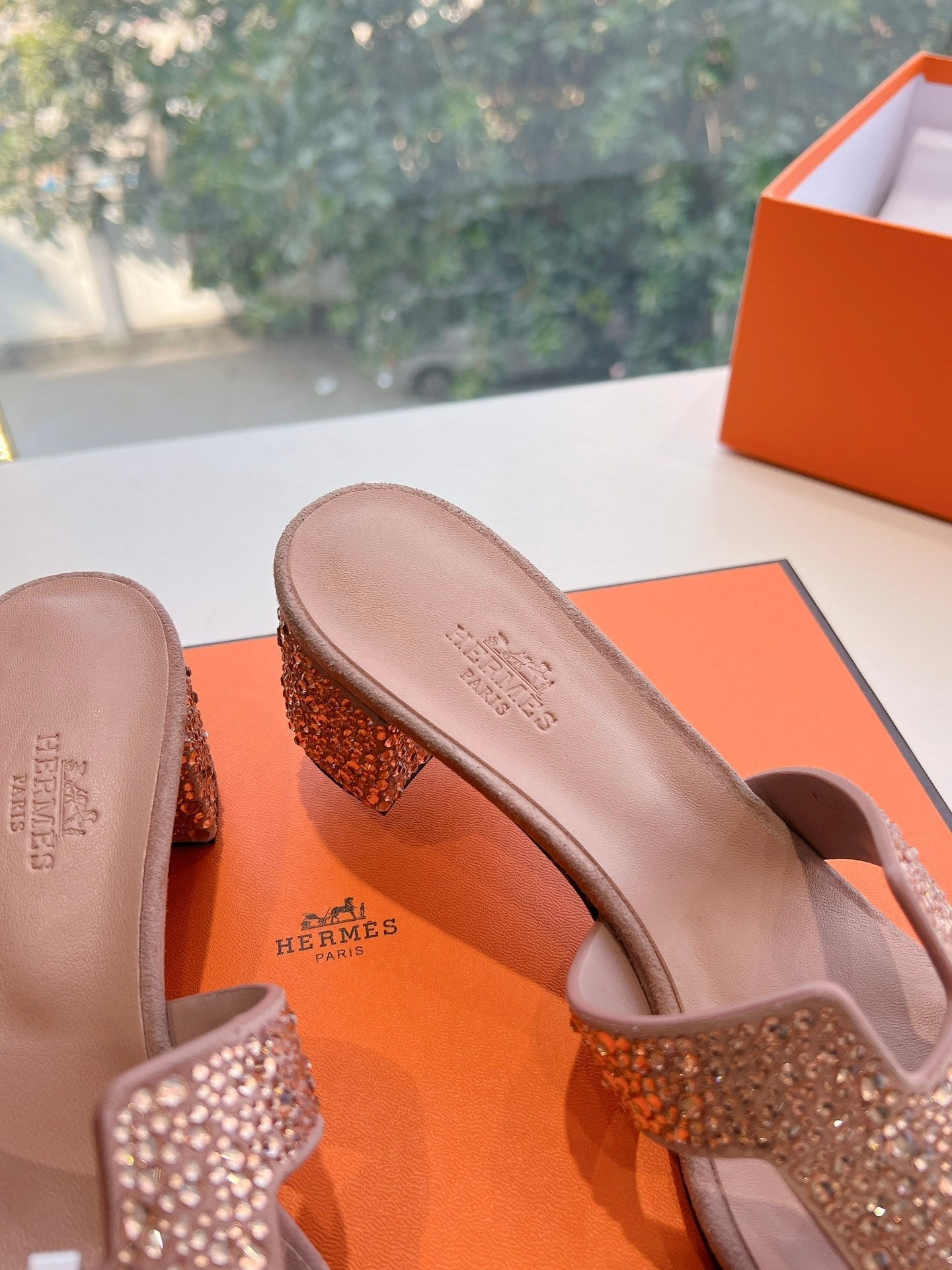 OASIS SANDAL IN BLUSH PINK SUEDE WITH CRYSTALS