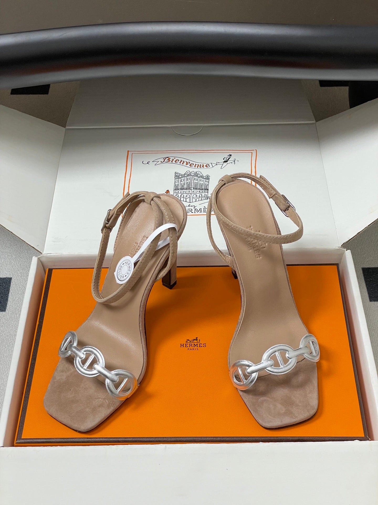 HM Luz Sandals 10.5 Dark Khahi Sheepskin Suede  593702