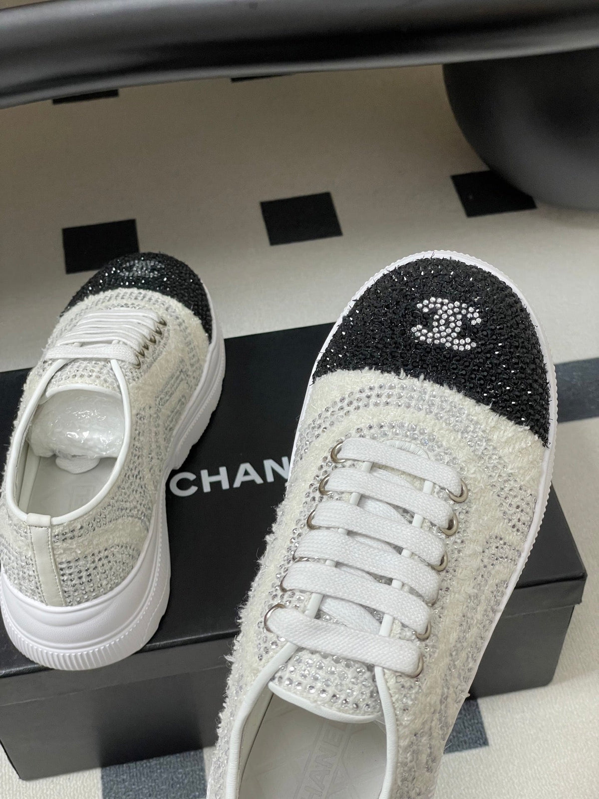 CC 26 Platform Sneaker White Sequin-embellished Leather 593346