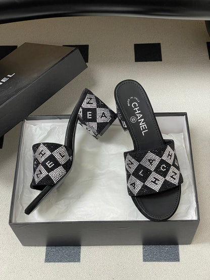CC 26s Sandals 70 Black Sheepskin Rhinestones 649519