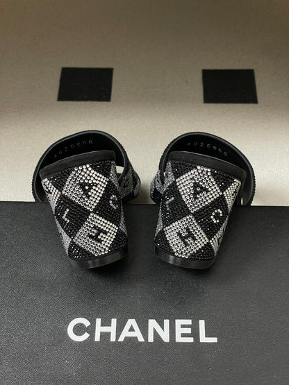 CC 26s Sandals 70 Black Sheepskin Rhinestones 649519