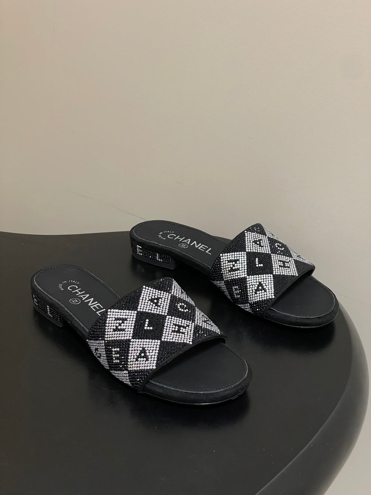 CC 26s Flat Sandals Black Sheepskin Rhinestones 649522