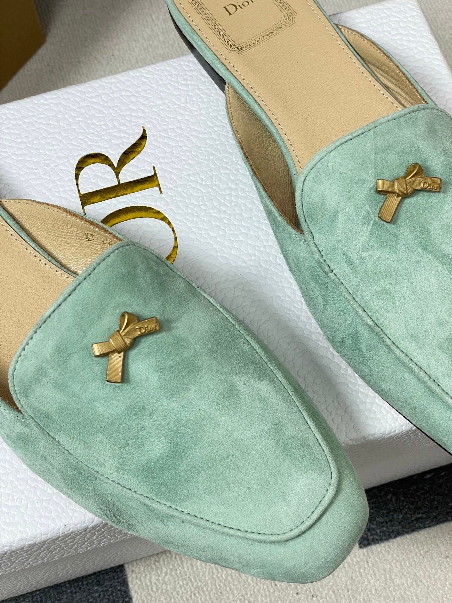 CD 26 Bow Mules Pastel Mint Green Suede Cowhide 632592