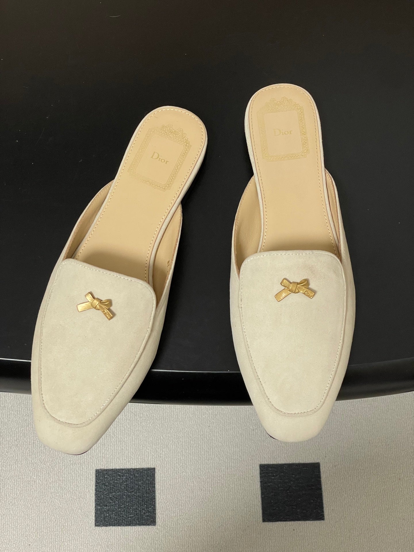 CD 26 Bow Mules Ivory Beige Suede Cowhide 632594