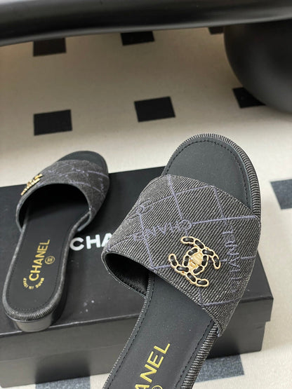CC 26s Flat Sandals Black Canvas Sheepskin Double C 649508