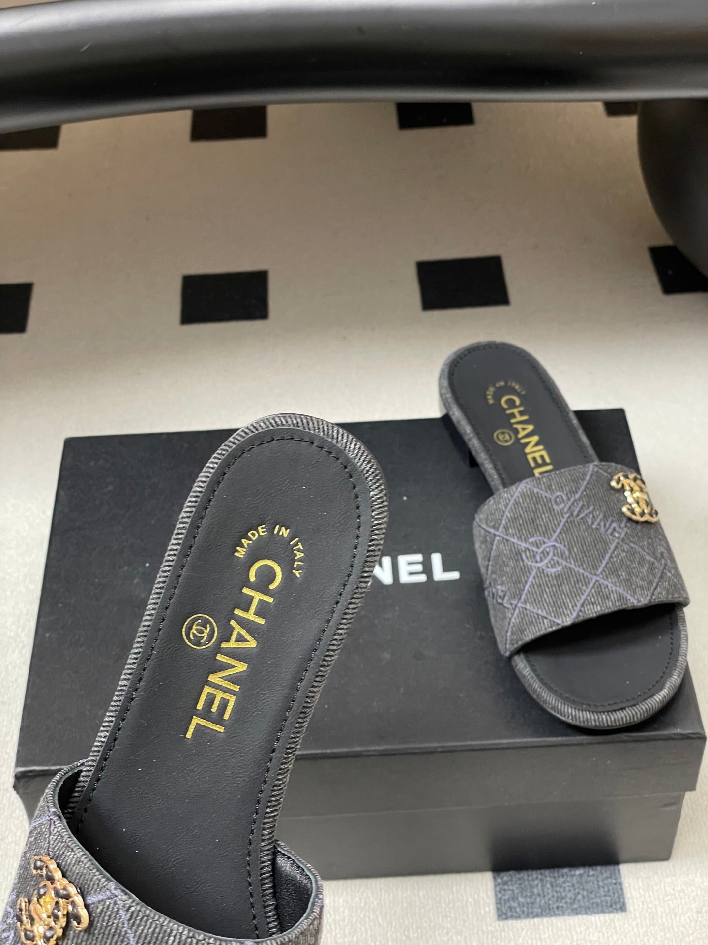 CC 26s Flat Sandals Black Canvas Sheepskin Double C 649508