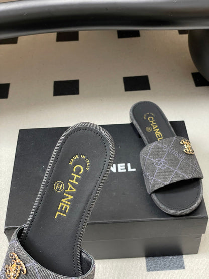CC 26s Flat Sandals Black Canvas Sheepskin Double C 649508