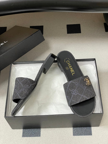 CC 26s Flat Sandals Black Canvas Sheepskin Double C 649508