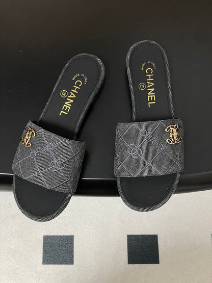 CC 26s Flat Sandals Black Canvas Sheepskin Double C 649508