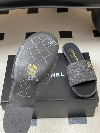 CC 26s Flat Sandals Black Canvas Sheepskin Double C 649508