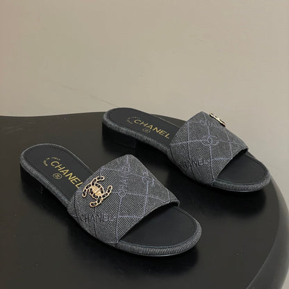 CC 26s Flat Sandals Black Canvas Sheepskin Double C 649508