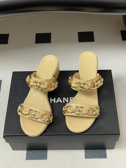 CC 26s Chunky Heels Sandals 55 Beige Sheepskin 649469