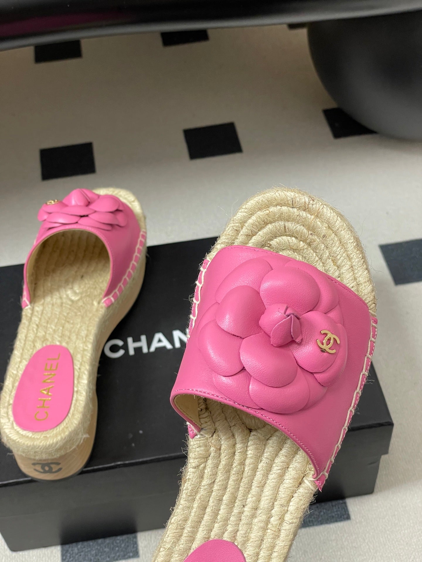 CC 26s Camellia Slippers Beige Pink Rope Smooth Leather 649398