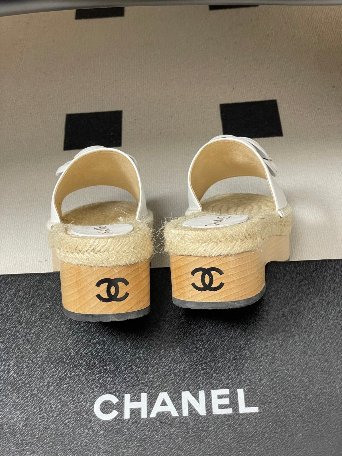 CC 26s Camellia Slippers Beige White Rope Smooth Leather 649401