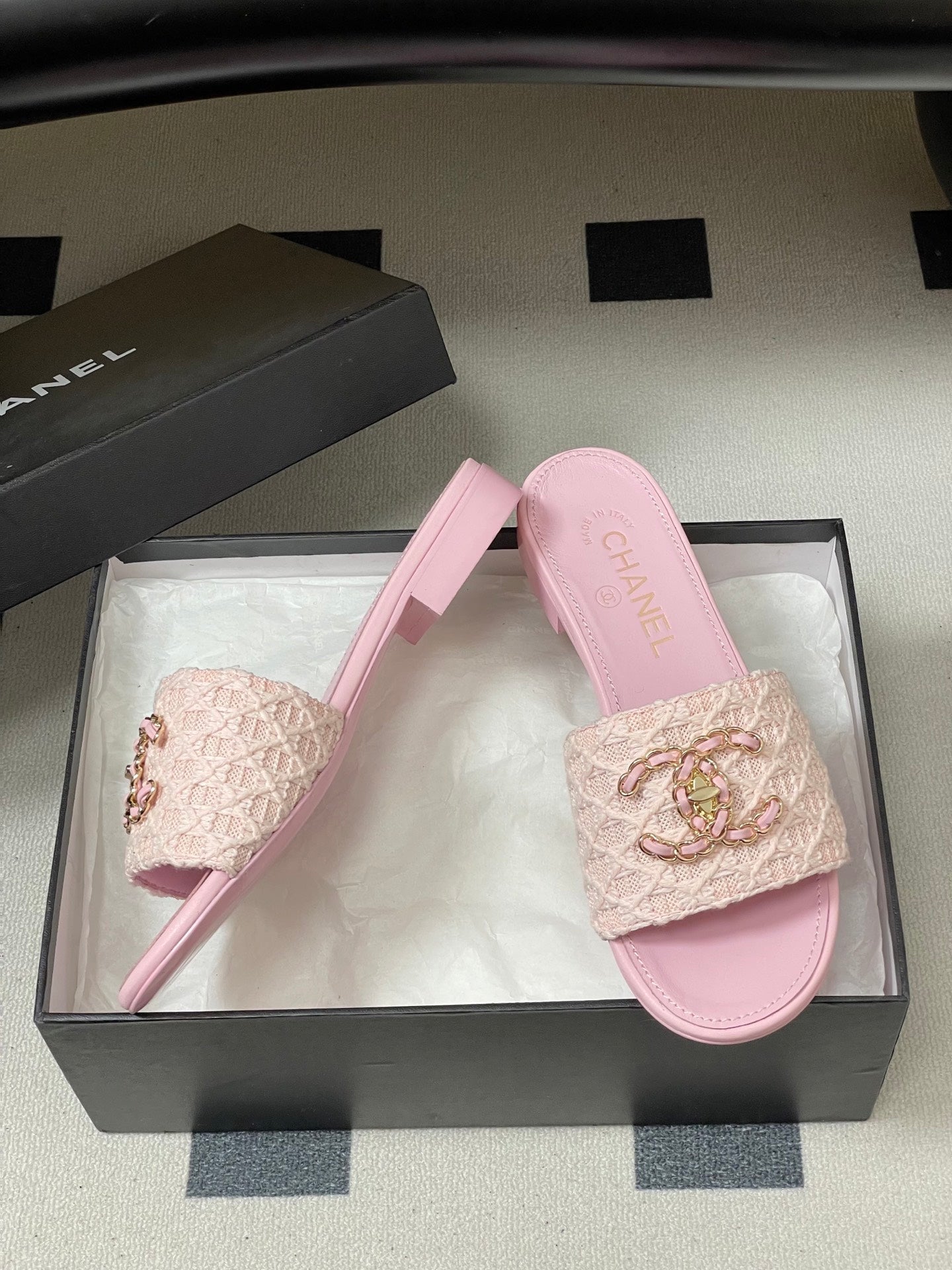 CC 26s Flat Slippers Pink Fabric Sheepskin 649488