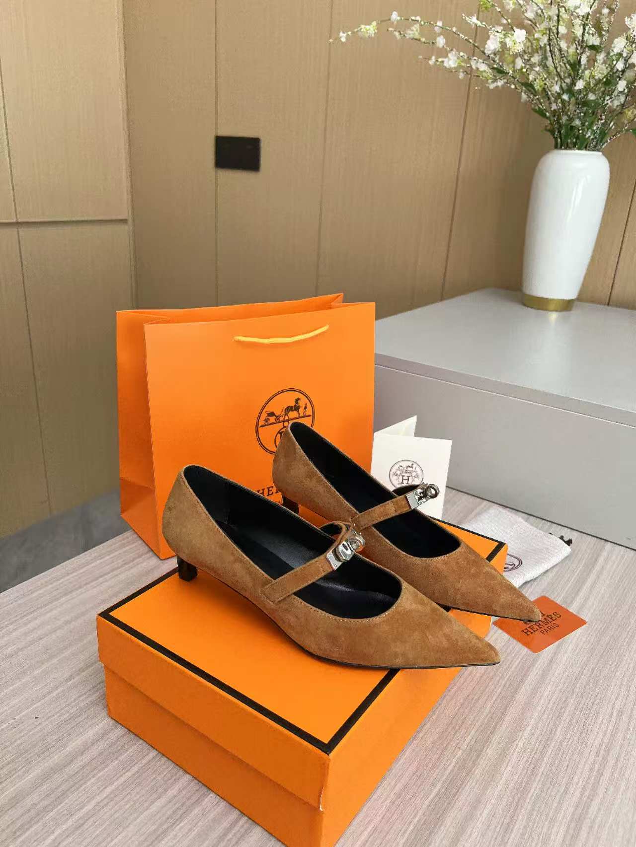 Kiara 40 pump Brown Suede 214048