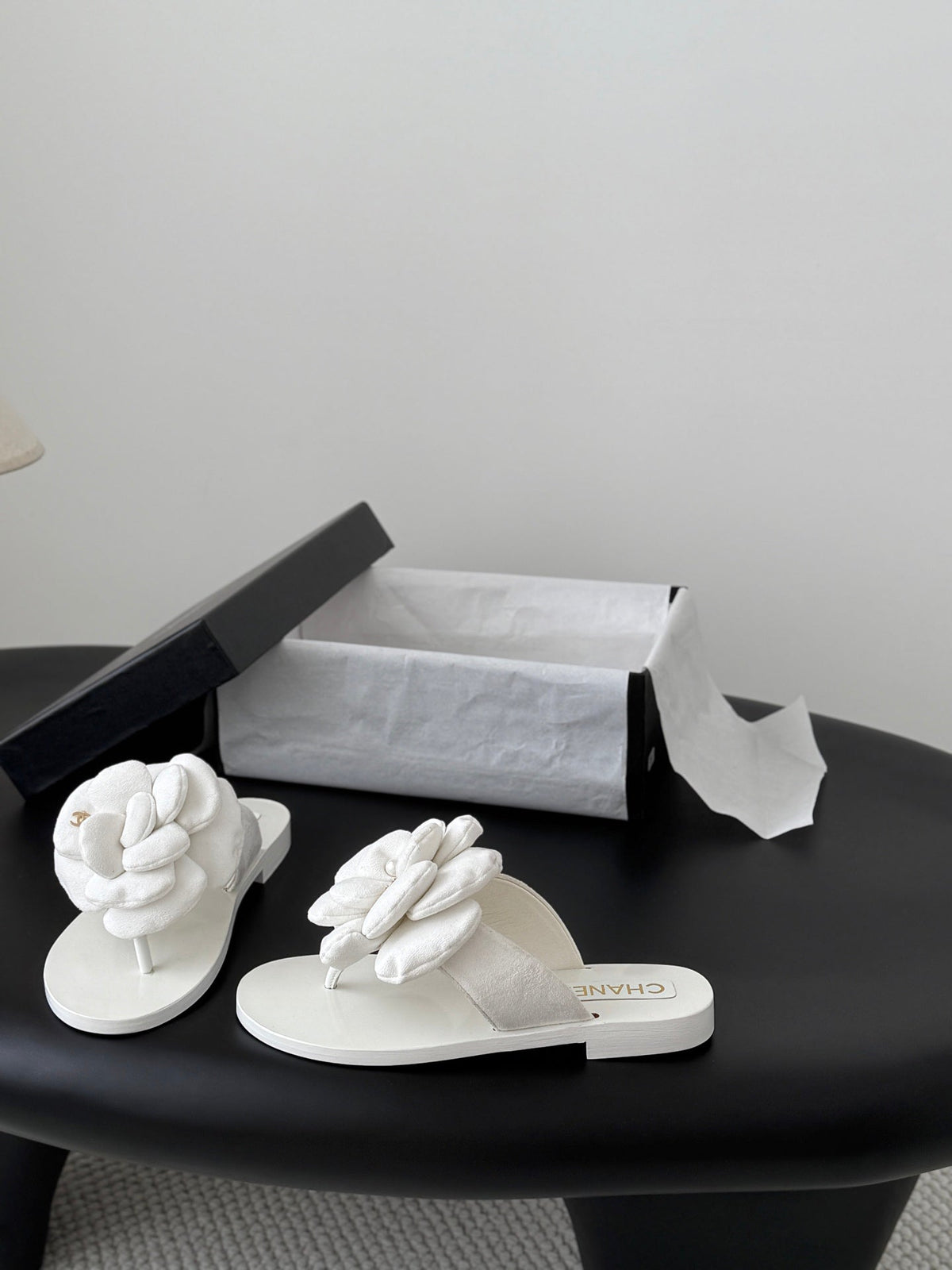 CC 26K Camellia Slippers White Suede 914835