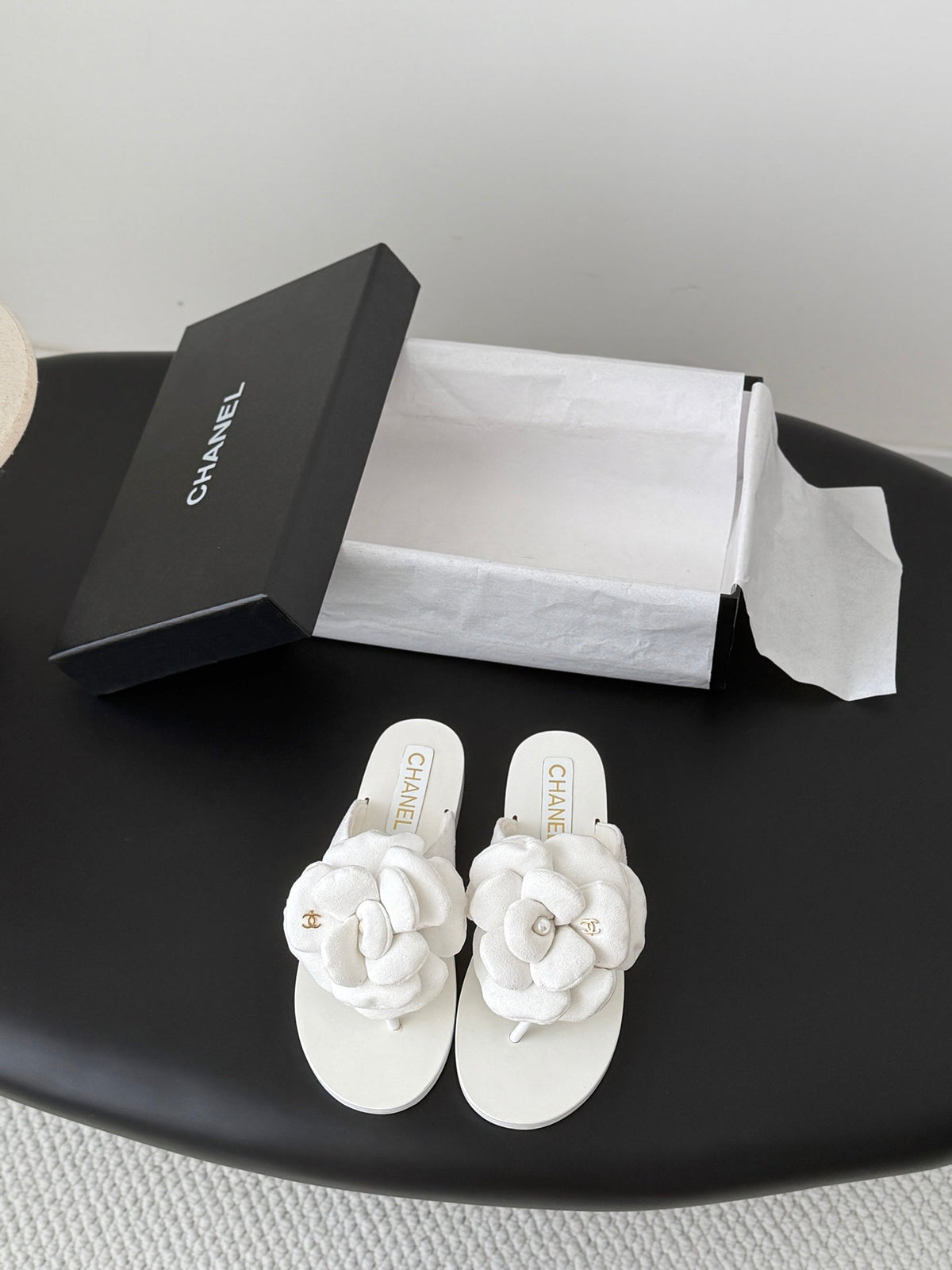 CC 26K Camellia Slippers White Suede 914835