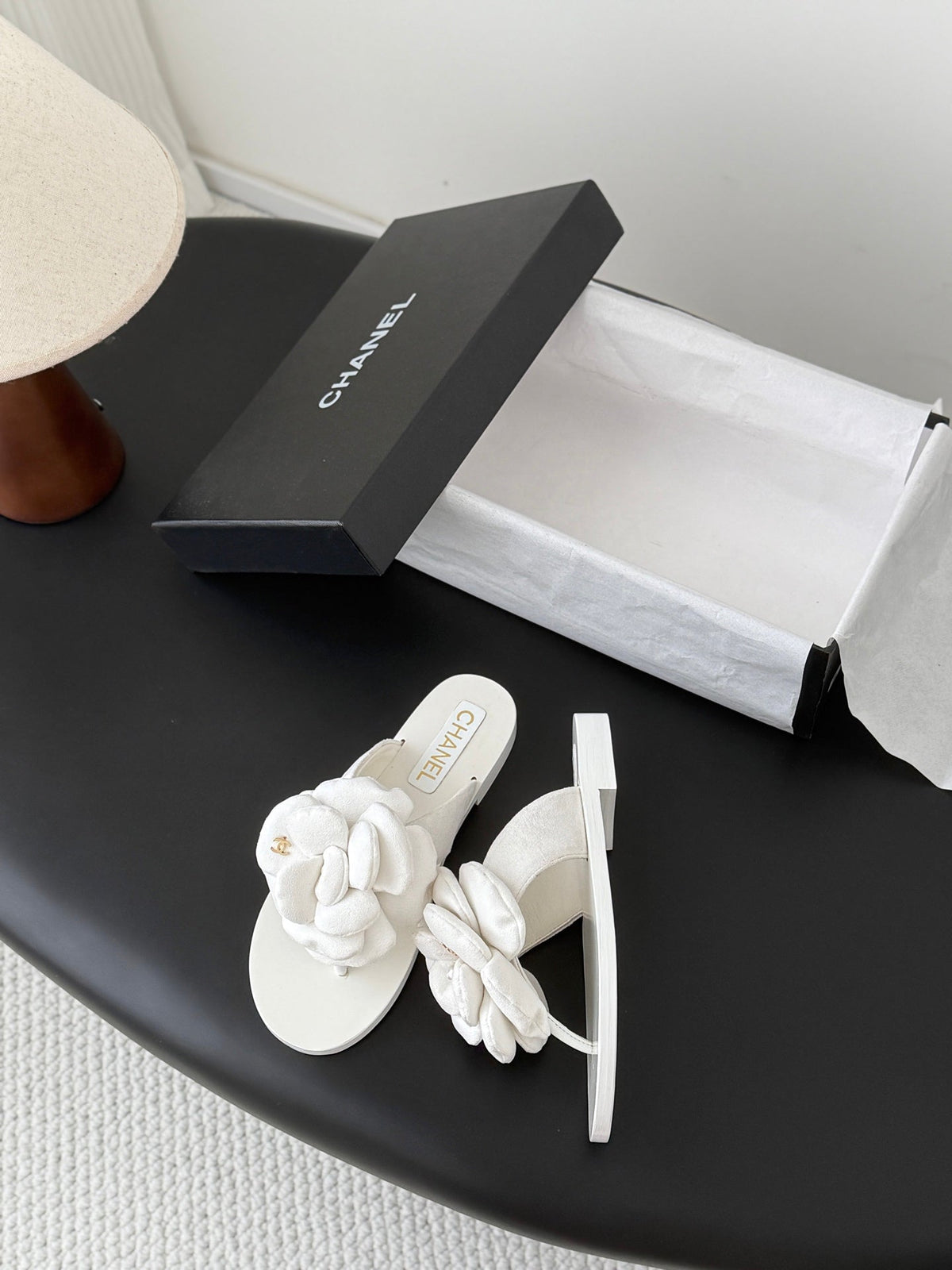 CC 26K Camellia Slippers White Suede 914835
