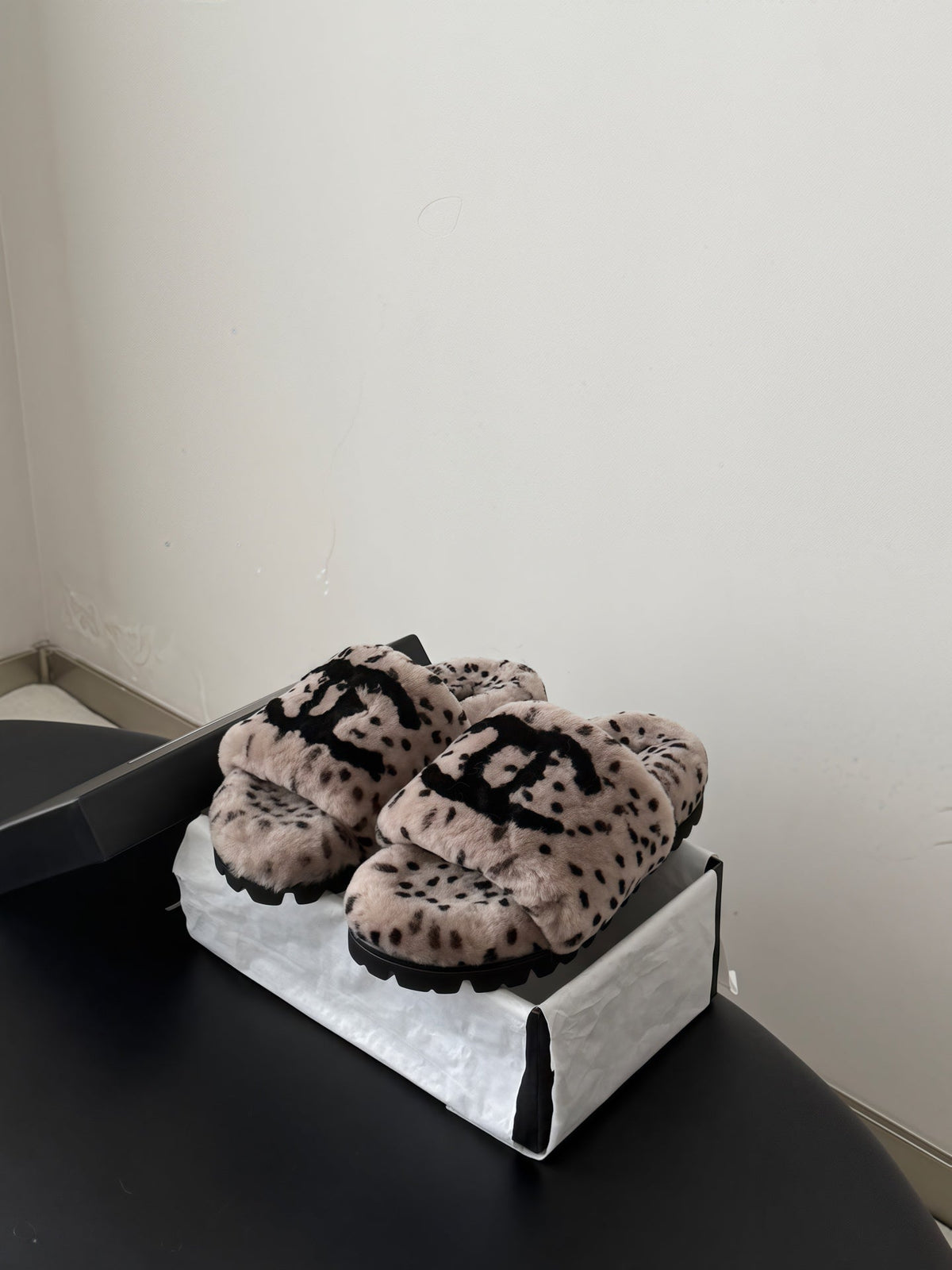 CC 26s Slides Black Nude Pink Dalmatian Print Shearling 969712