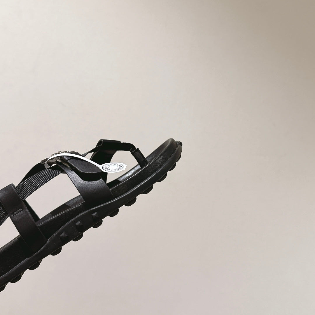 HM Inboard Sandals Black Canvas Leather 849583